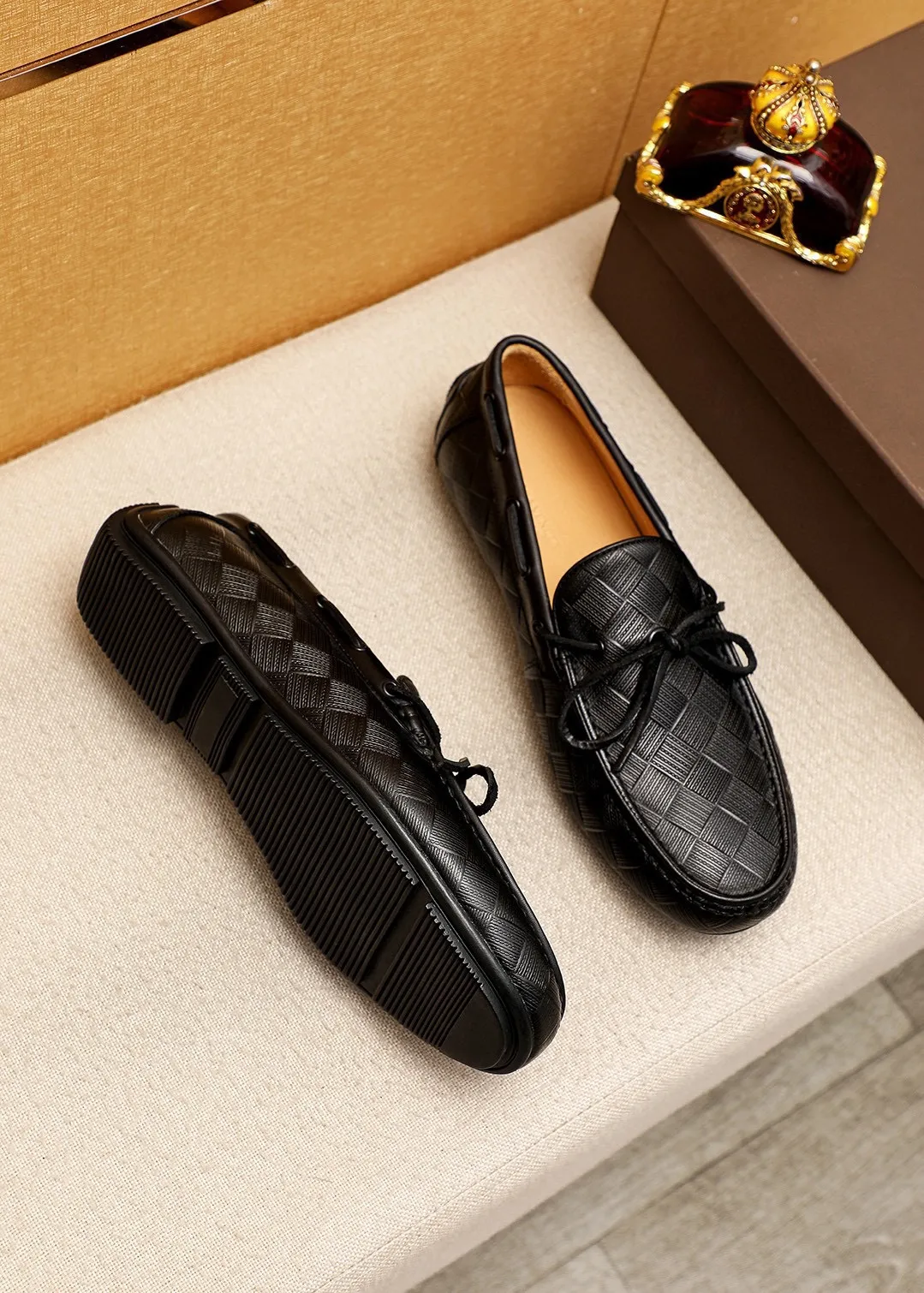 Men's Men's Shoes 💰: 420 💐BV Men's Slip-on Shoes® [BOTTEGA VENETA] Official website counter new model, one-to-one mold opening ⚠Italian calfskin embossed ➕Cow 🐂 leather lining. Driving slip-ons, available at counters, sizes 39-44 (38.45🉑️customized)